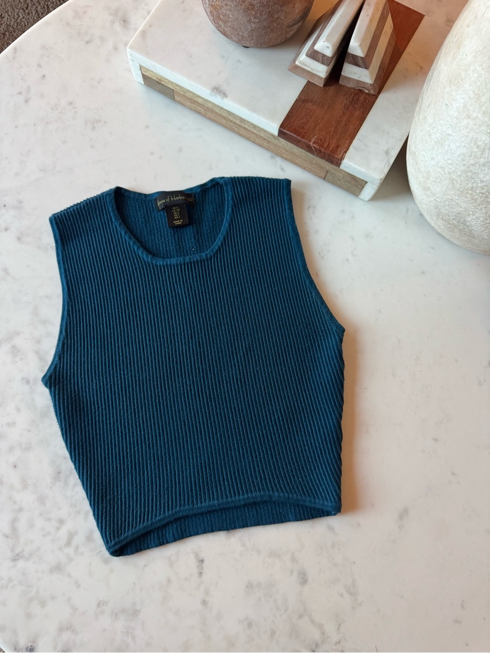 Navy blue sleeveless top 

Size: S